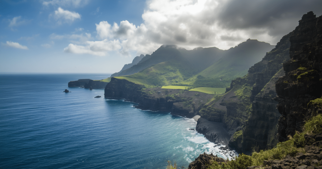 Eindrucksvolle Madeira Küstenlandschaft, beliebt bei deutschen Auswanderern und ideal für alle, die als Rentner nach Madeira auswandern oder ihren Lebensabend auf Madeira verbringen möchten